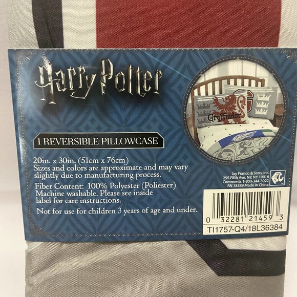 **Brand New** Harry Potter Gryffindor Reversible Pillowcase Red and Gray (One) - Picture 8 of 8